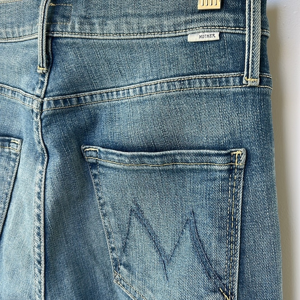 MOTHER The Mid-Rise Dazzler Crop Fray Jeans Blowing Kisses Womens Size 27 - Picture 6 of 15